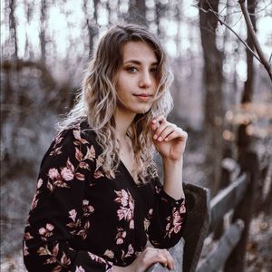 Meet your Posher, Danielle